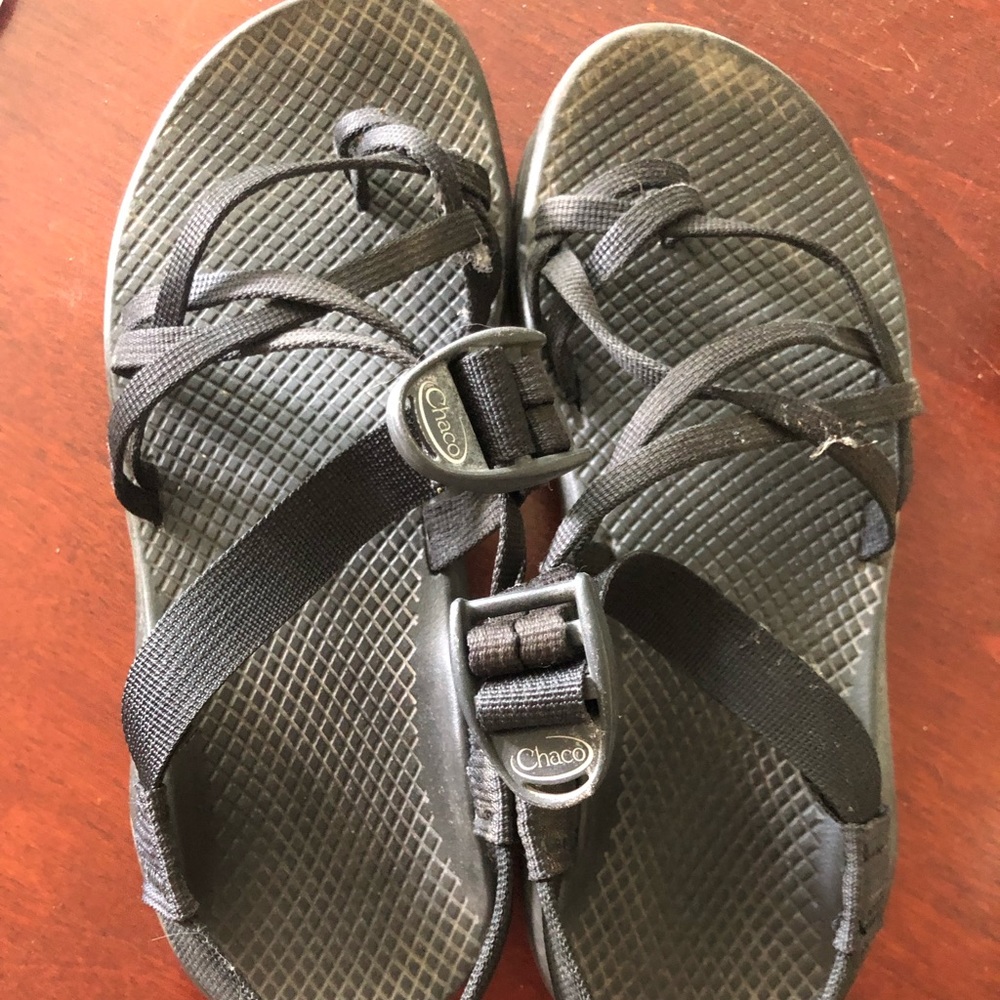 Black women’s chaco sandals